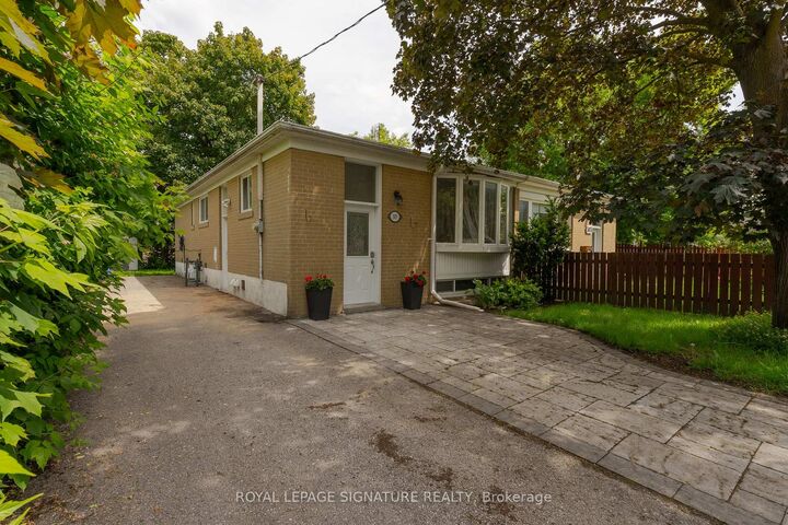Property Photo: 305 Blue Grass Boulevard Bsmt ON L4C 3H3