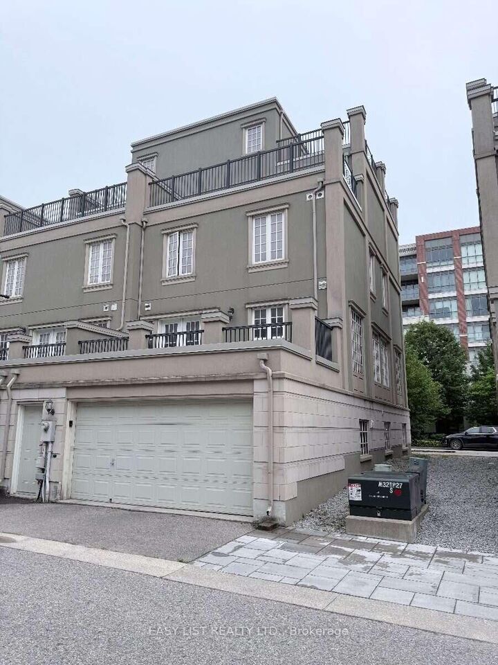 Property Photo: 28 Upper Duke Crescent ON L6G 0C3