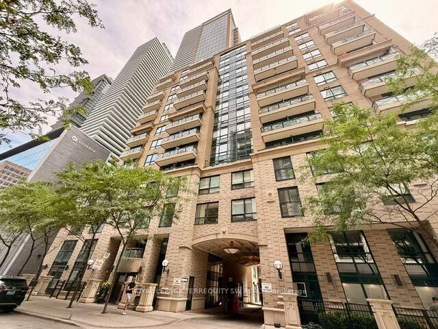 Property Photo: 35 Hayden Street 2604 ON M4Y 3C3
