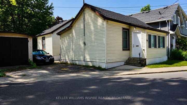 Property Photo:  92 Elm Street  ON K7K 1N2 