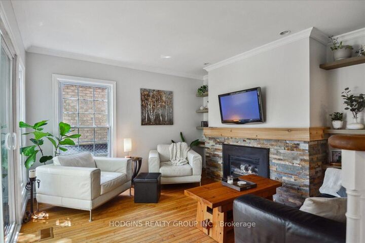 65 Mineola Road E — photo 1