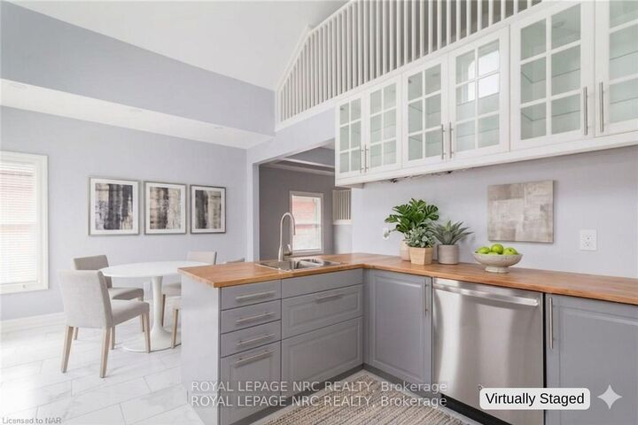 Property Photo:  6 Clark Street Upper  ON L2R 5G2 
