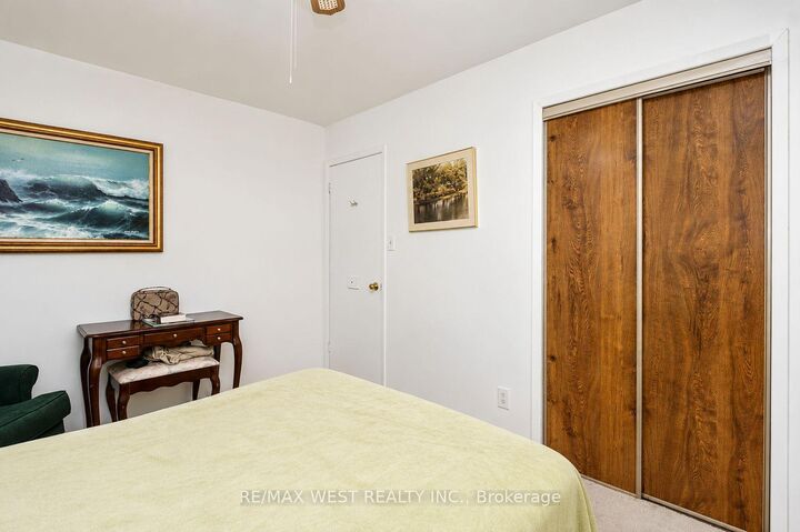 Property Photo:  747 Birchwood Drive NW  ON L4R 2P8 
