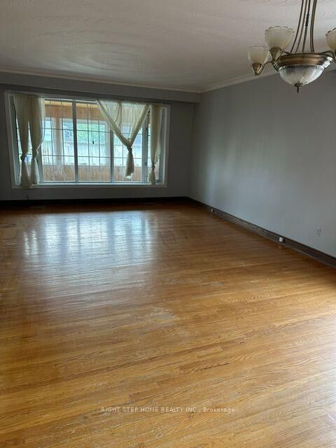 Property Photo: 98 Second Street N ON L9W 3B5