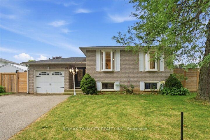 76 Enfield Crescent — photo 1