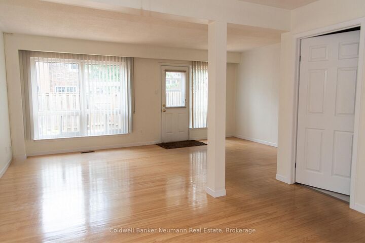 Property Photo: 121 Bagot Street 29 ON N1H 5T8