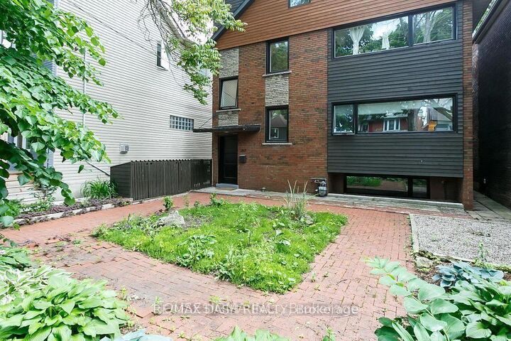 Property Photo: 263 Boston Avenue 4 ON M4M 2V4