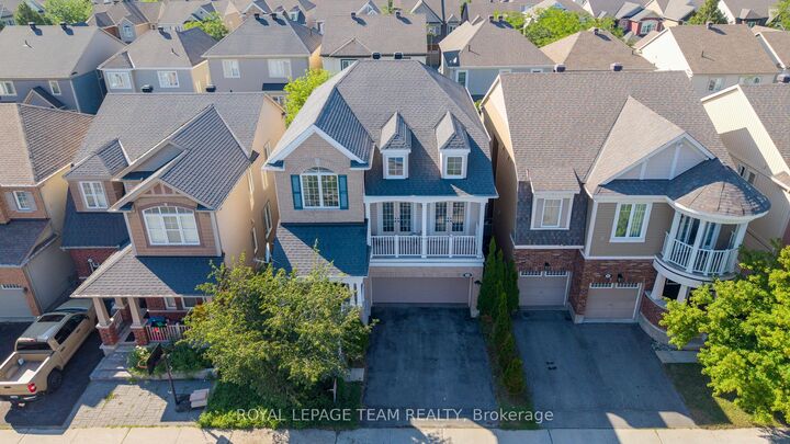 Property Photo: 340 Gallantry Way ON K2S 0R1