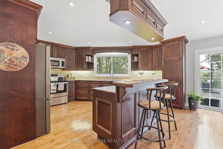 104 Riverbank Drive — photo 1