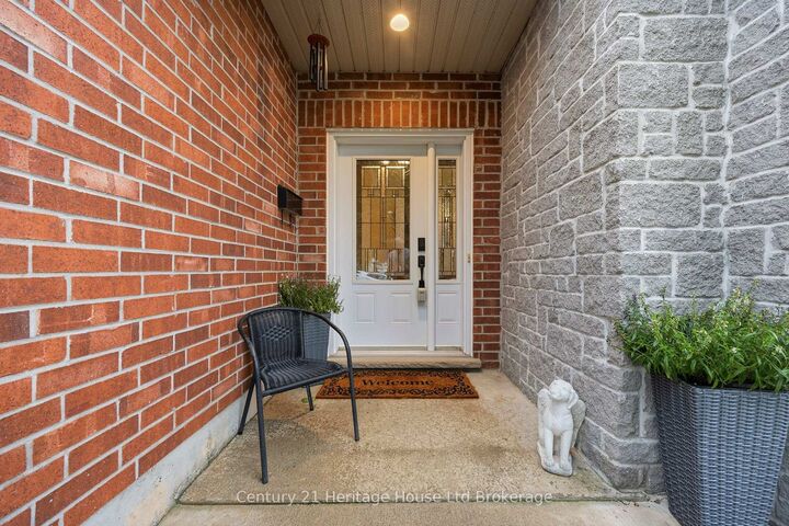 Property Photo:  22 Hillside Road  ON N5C 4B5 