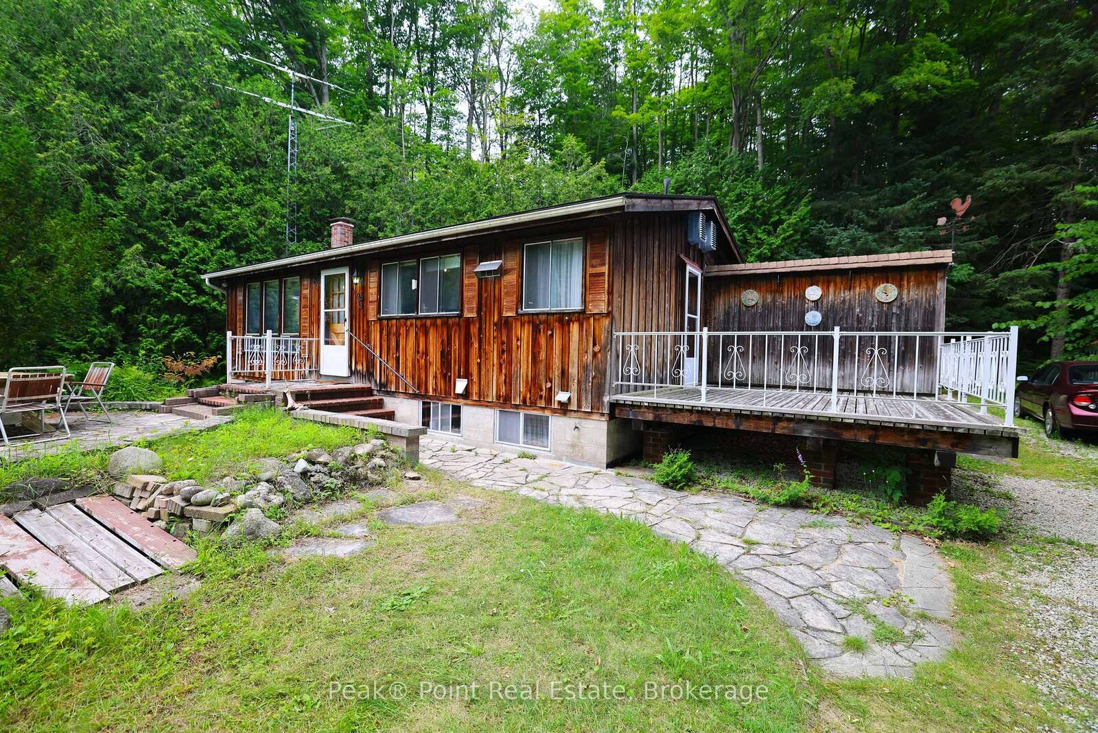 Property Photo: 20 Riverside Place ON N0H 2G0