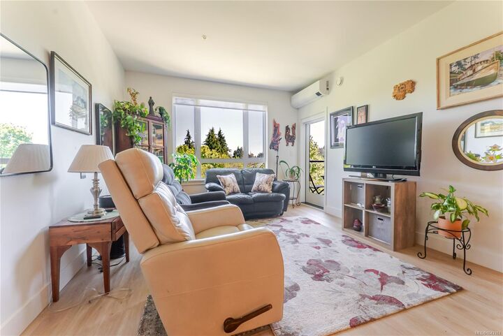 Property Photo: 920 Reunion Ave #327 BC V9B 0W8