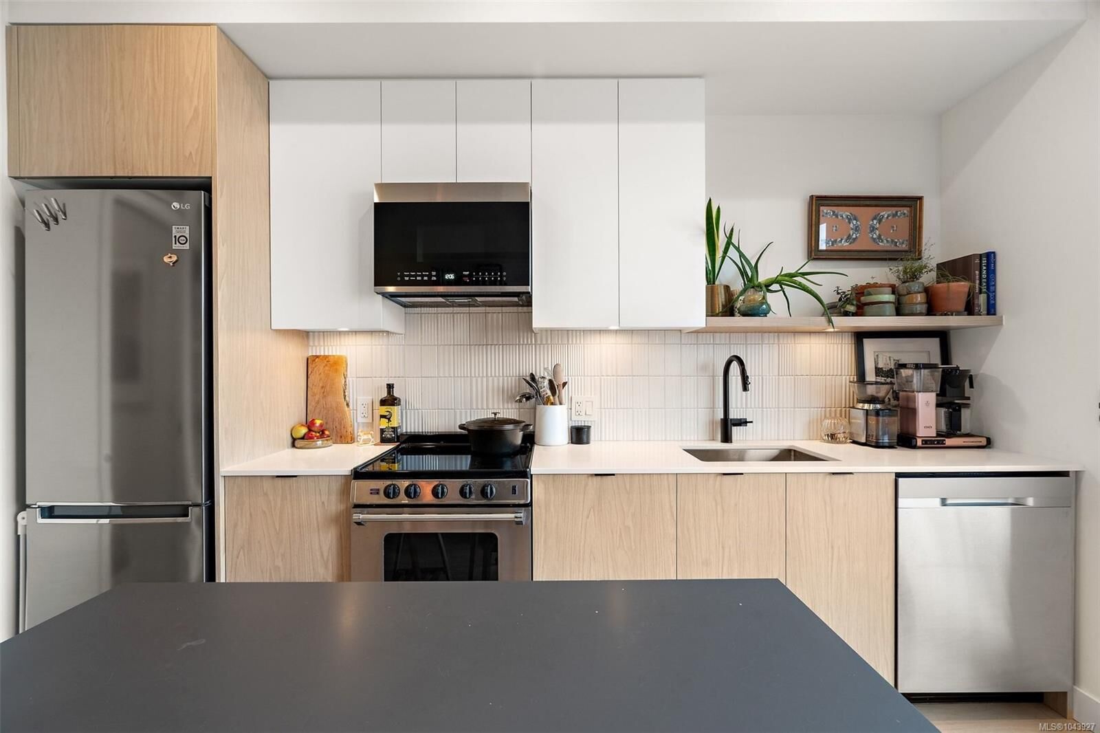 Property Photo: 1301 Hillside Ave #306 BC V8T 0E3