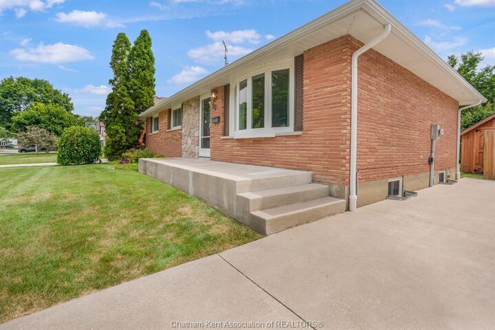 Property Photo:  66 Holland Avenue  ON N7M 2C7 