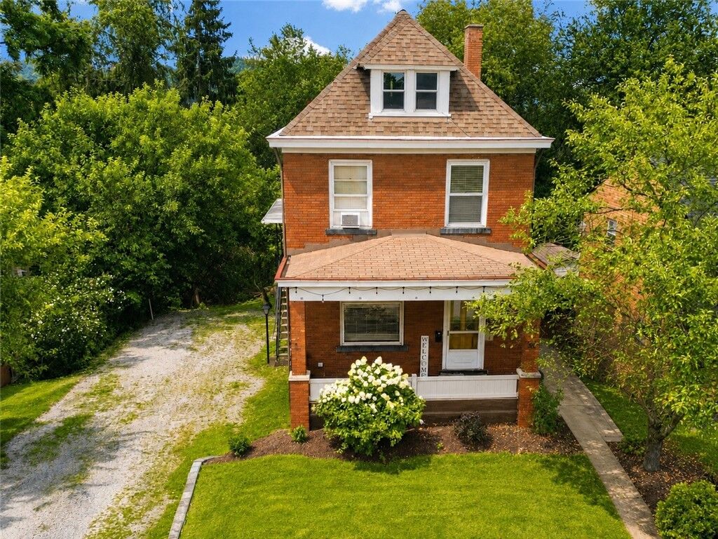 Property Photo: 52 Ashford Ave PA 15229