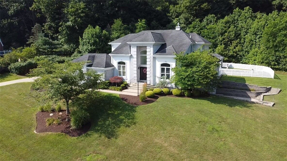 Property Photo:  64 Wiggins Lane  PA 15401 