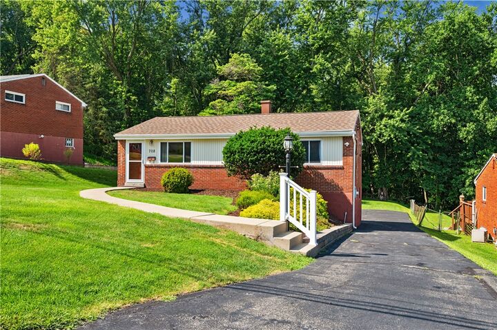 Property Photo: 708 Illini Dr. PA 15146