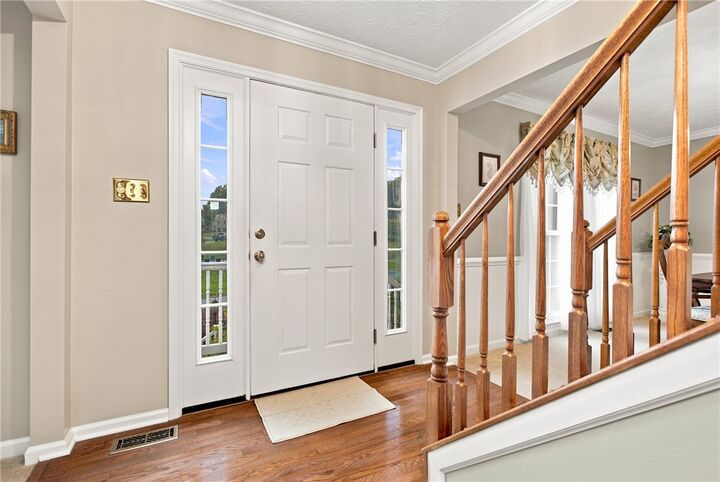 Property Photo: 1033 Robinwood Dr PA 15129