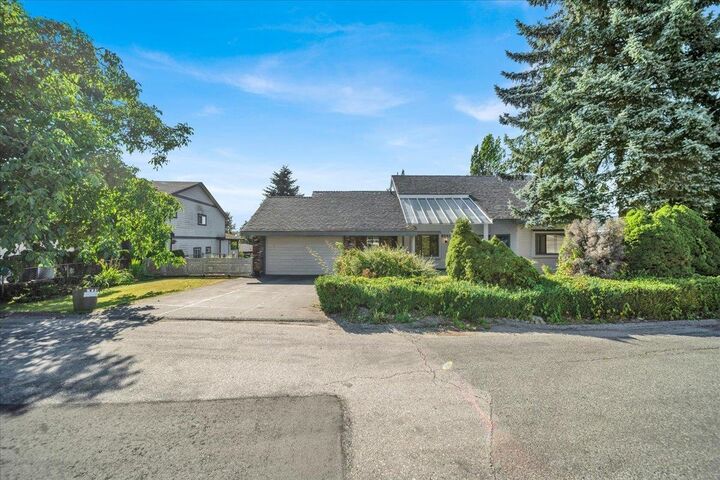 Property Photo: 9341 Ebor Road BC V4C 4R4