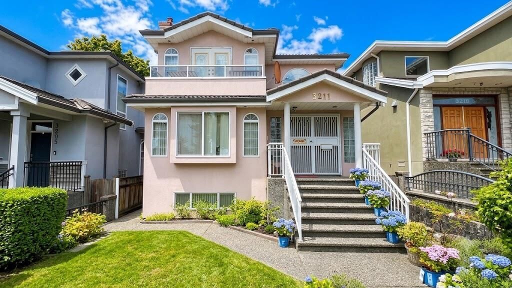 Property Photo: 3211 Queens Avenue BC V5R 4T7