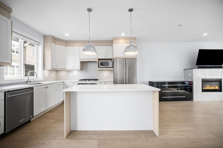 Property Photo: 5377 8A Avenue 7 BC V4M 0E2