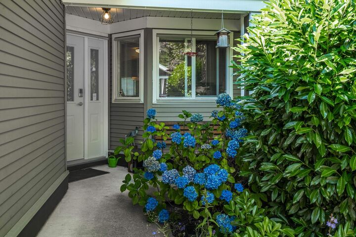 Property Photo: 15133 29A Avenue 75 BC V4P 3G4