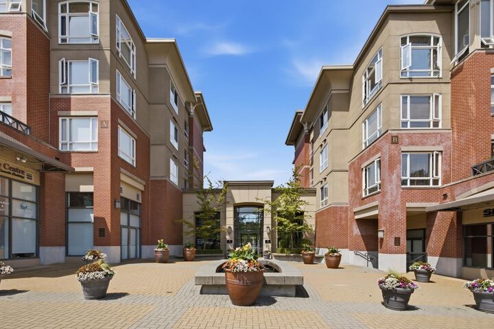 2970 King George Boulevard 319 — photo 1