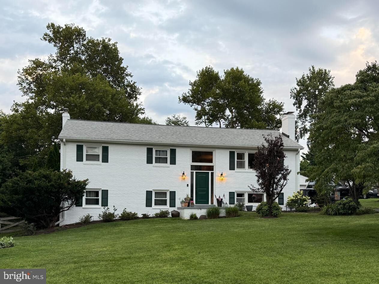 Property Photo: 13514 Floris Street VA 20171