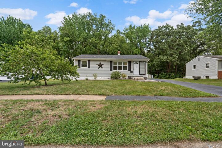 Property Photo:  404 Tamara Circle  DE 19711 