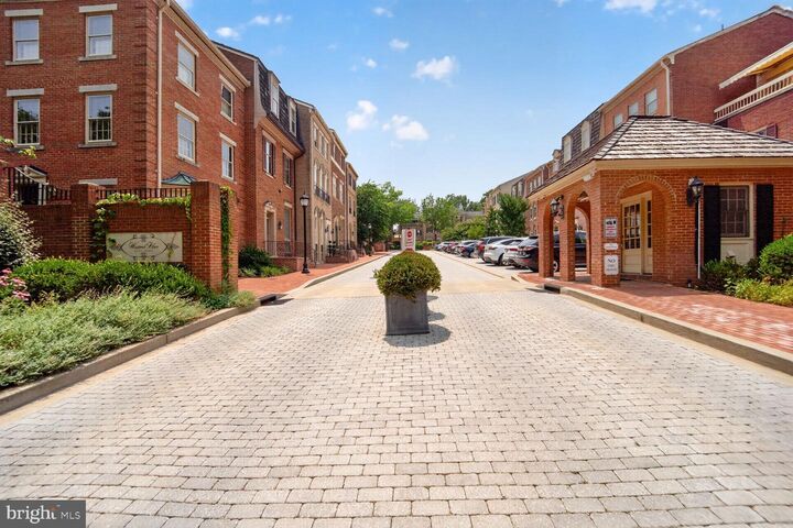 Property Photo: 4383 Westover Place NW DC 20016