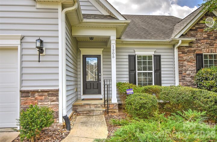Property Photo:  1205 Williamstown Road  NC 28105 