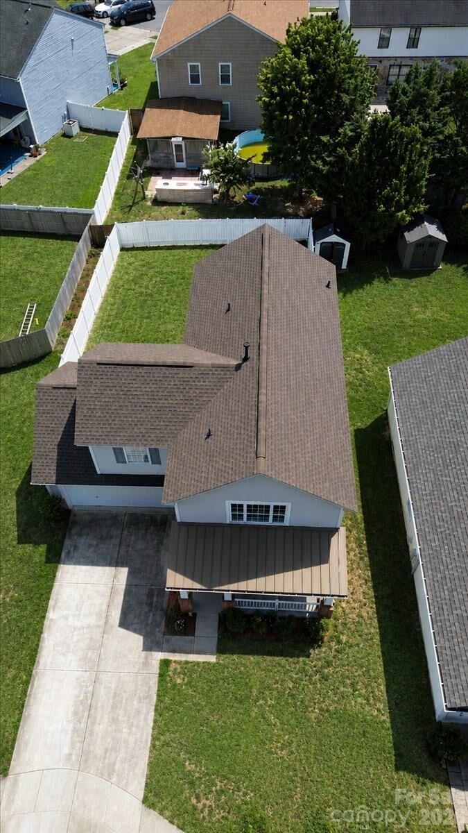 Property Photo:  6410 Castlewynd Court  NC 28212 