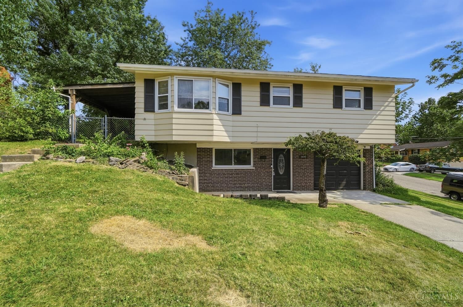 Property Photo:  1800 Keith Drive  OH 45215 
