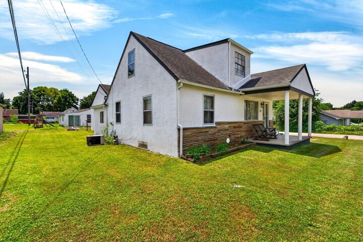 Property Photo: 441 Hilock Road OH 43207