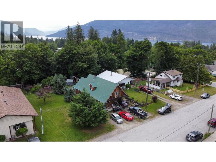 Property Photo: 503 7th Avenue BC V0G 1S1