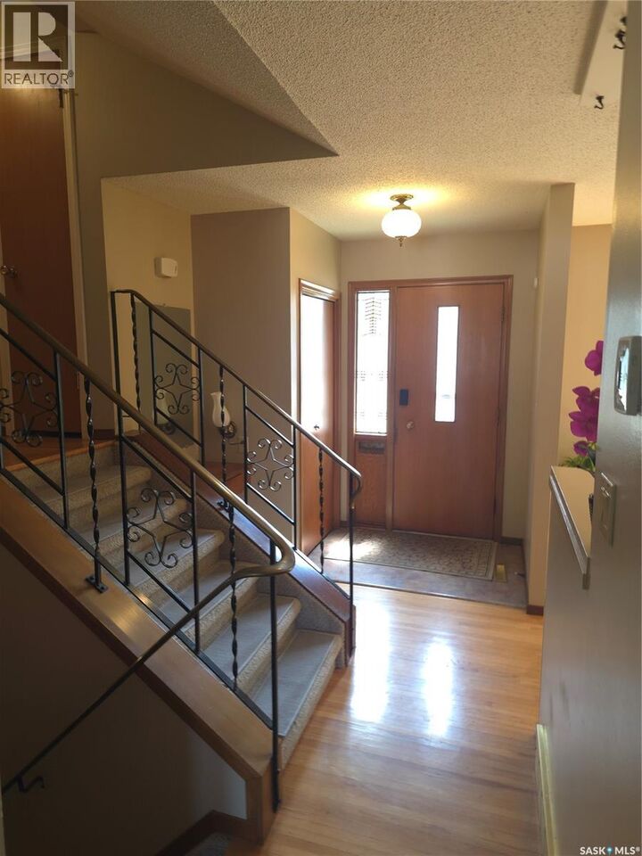 Property Photo:  2509 Taylor Street  SK S7H 1W9 