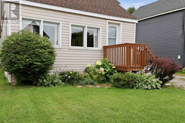 Property Photo:  432 John St  ON P6C 3K1 