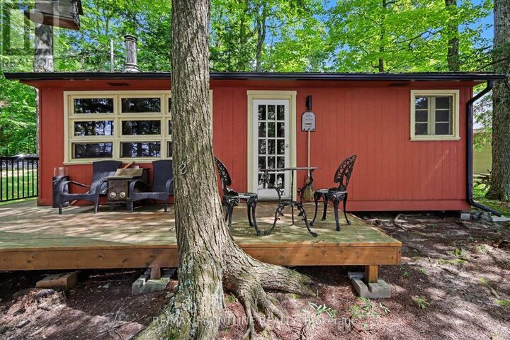 Property Photo: 141 Colin Farmer Road ON K7H 3C7