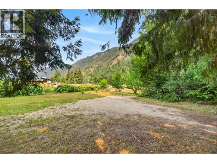 Property Photo: 671 Old Town Road BC V0E 2V4