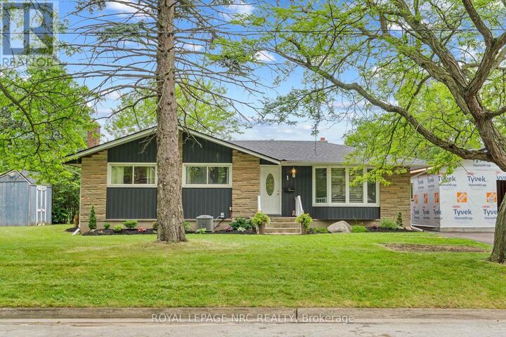 Property Photo:  1 Kingston Bay  ON L2M 4H6 