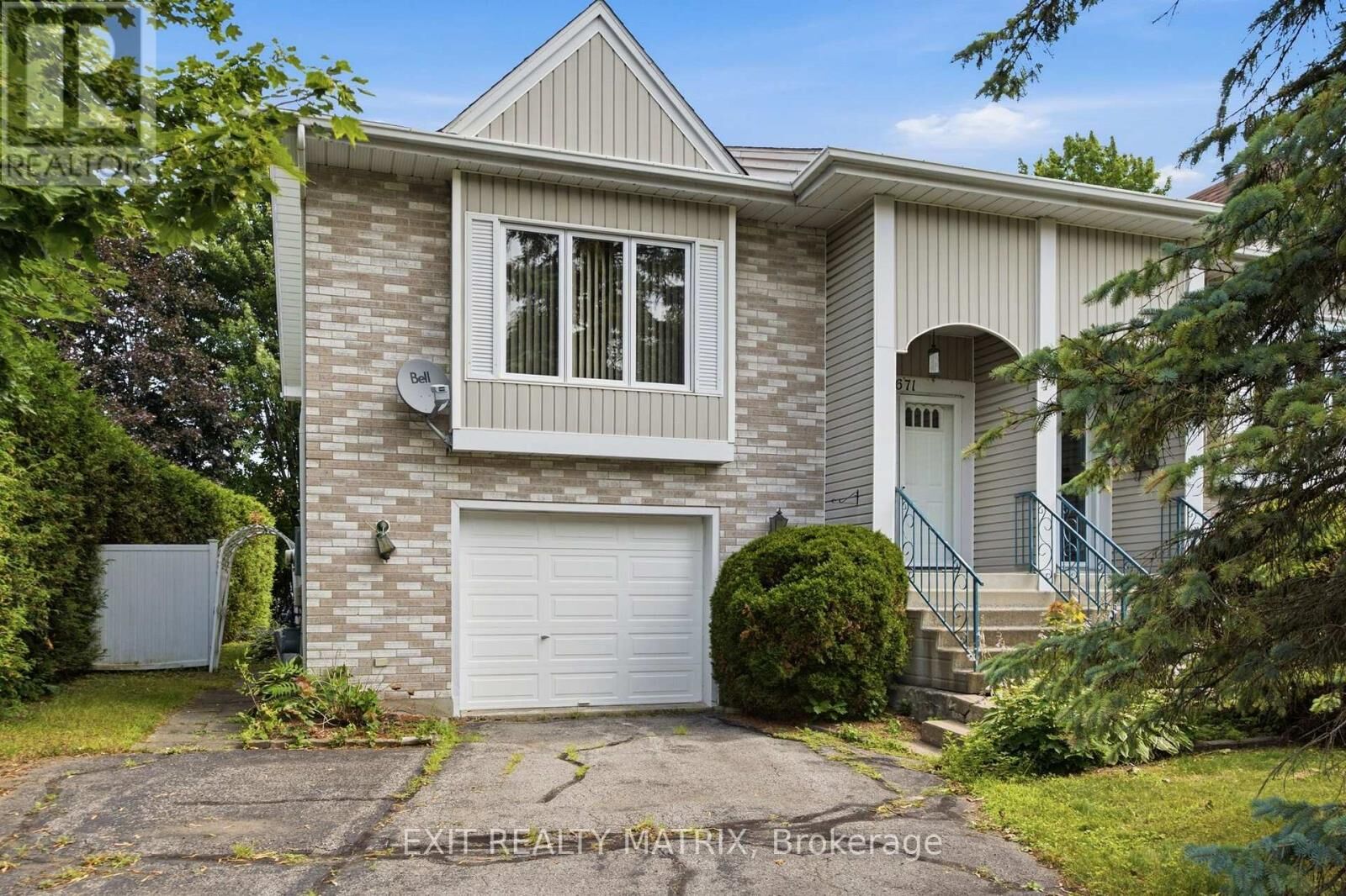Property Photo: 671 Berthiaume Street ON K6A 3M1