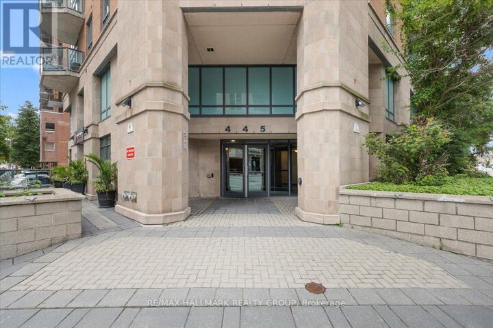 Property Photo: 445 Laurier Avenue West 1703 ON K1N 6R4