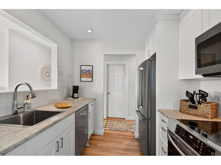 Property Photo:  15080 Prospect Avenue 206  BC V4B 2B7 