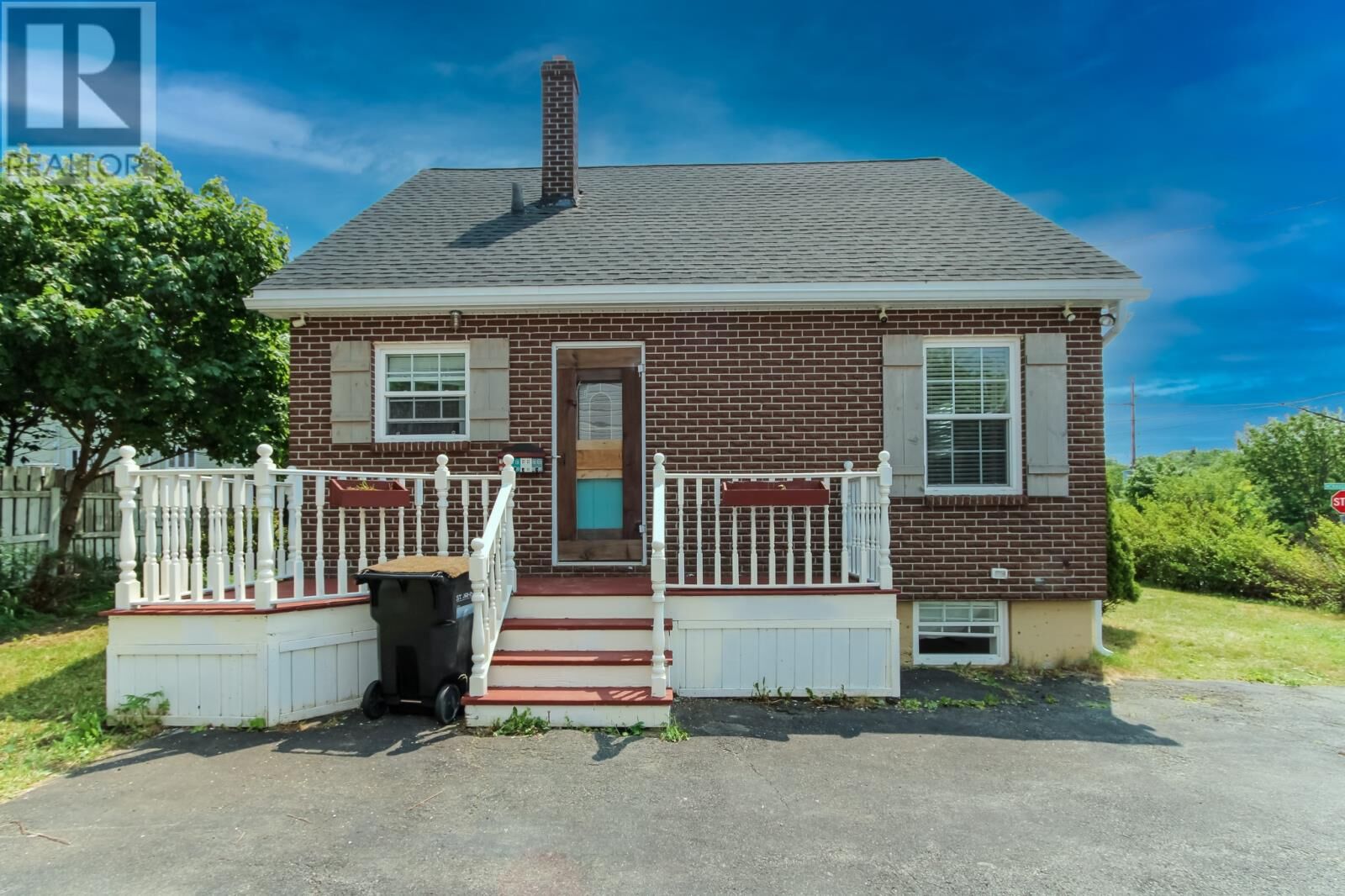 Property Photo: 16 McNaughton Drive NL A1A 2E3