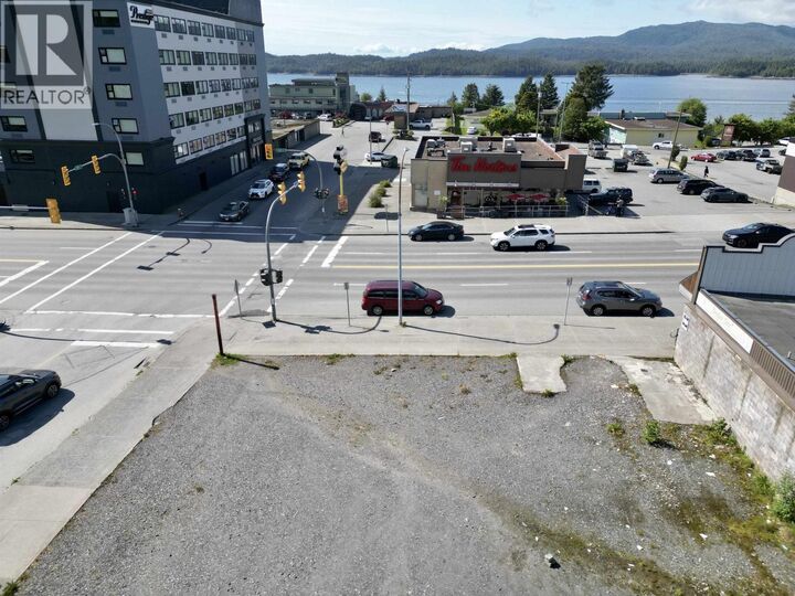 Property Photo:  639 2nd Avenue  BC V8J 1H1 