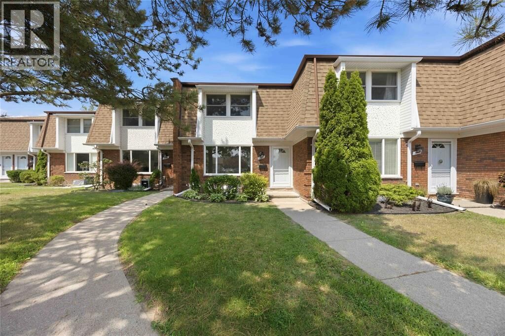 Property Photo: 1023 Salisbury Street 8 ON N7S 4N8