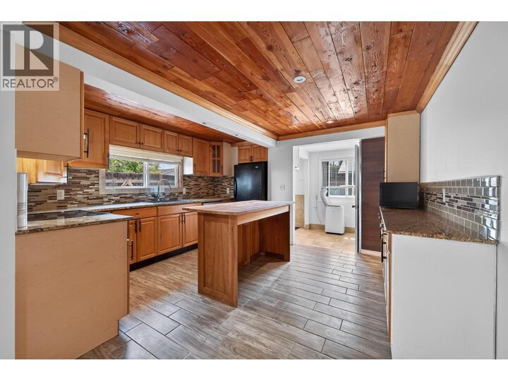 Property Photo: 501 Mackenzie Avenue BC V2B 3B9
