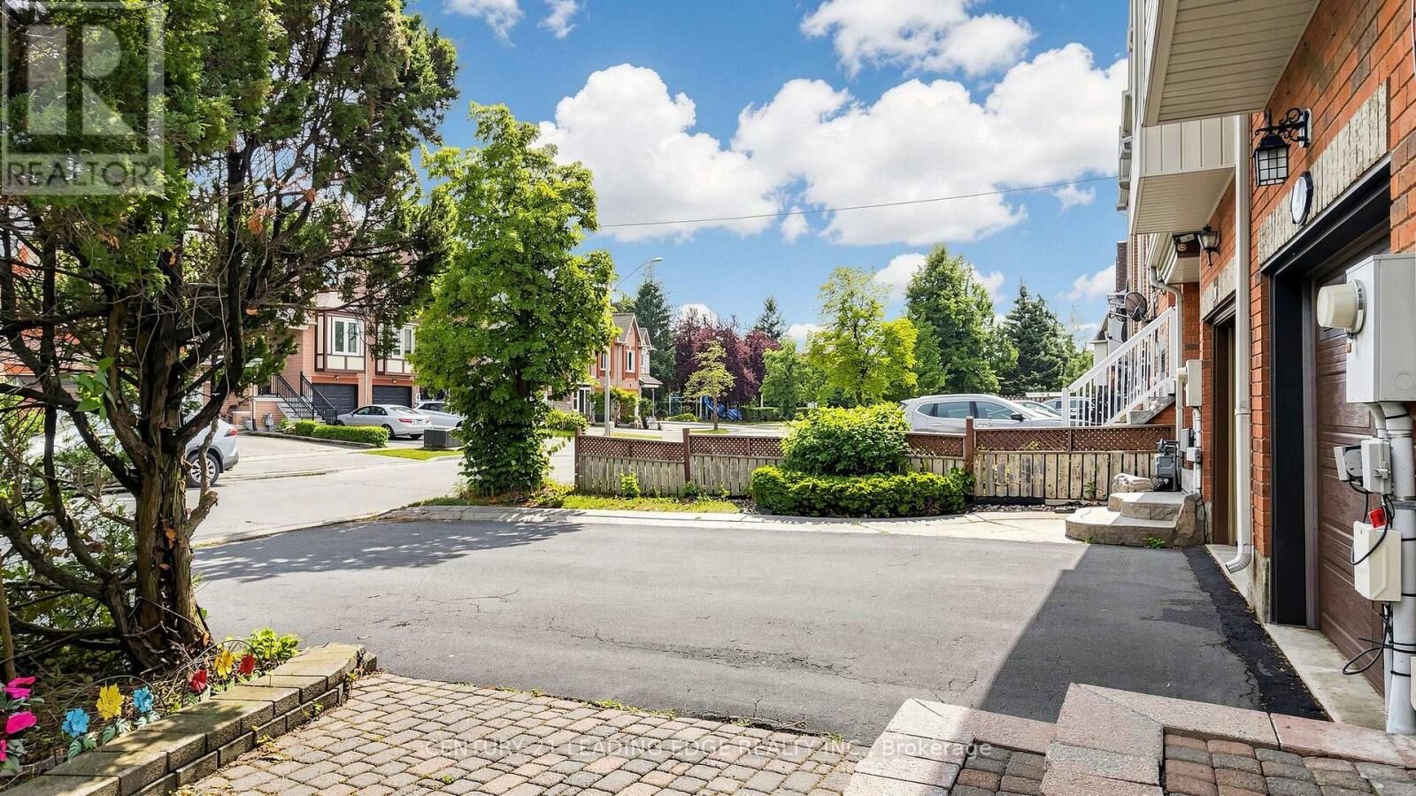 Property Photo:  209 Kelso Crescent  ON L6A 2C9 