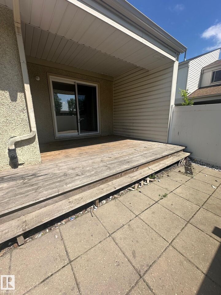 Property Photo: 5 Woodvale Village NW AB T6L 1W4