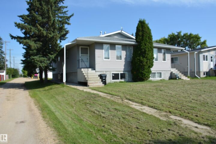 4823 & 4825 52 Street — photo 1